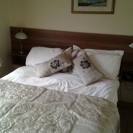 Gardenfield House Bed & Breakfast H91Vh02 Голуэй Экстерьер фото